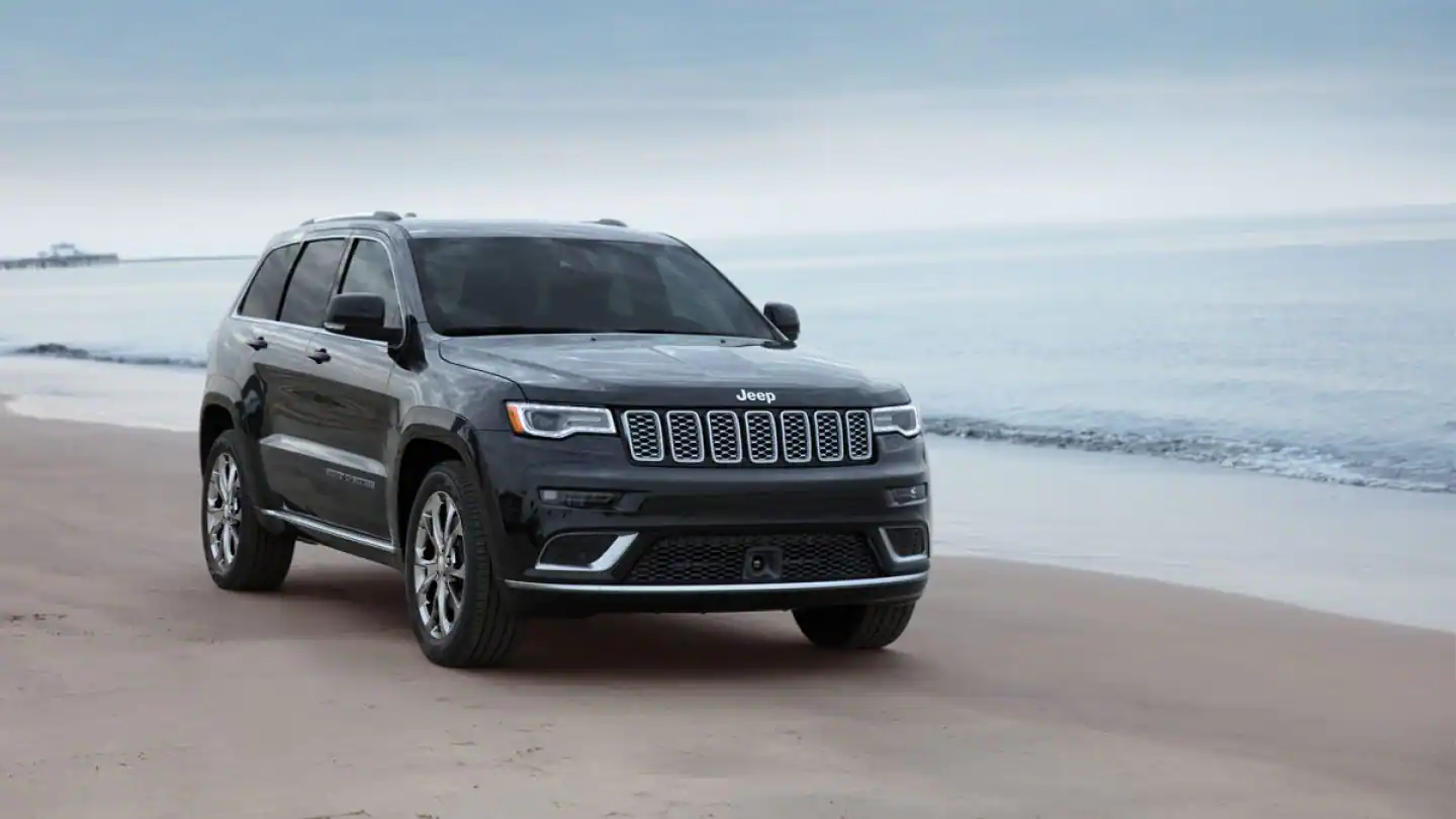 2019 Jeep Grand Cherokee Gallery Exterior Black Beach