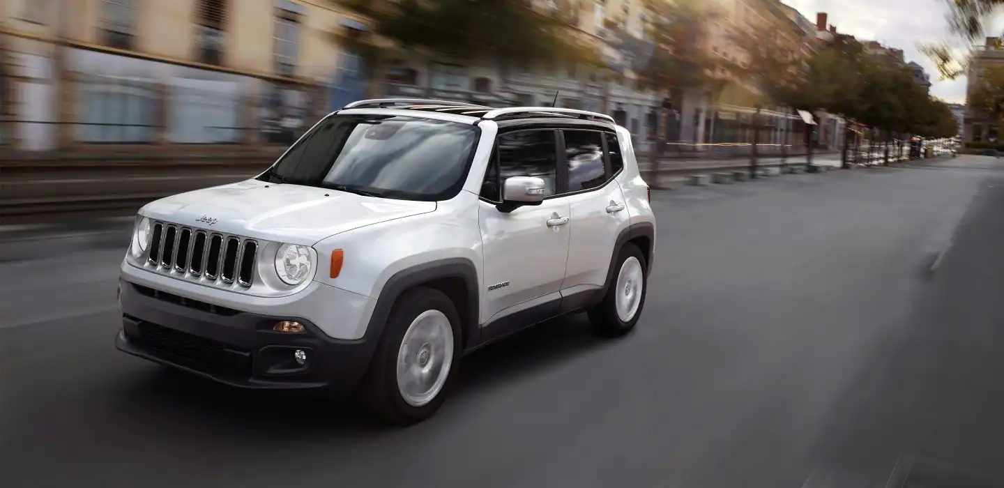 2018 Jeep Renegade Gallery Exterior Limited Glacier White Driving
