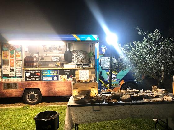 Demi pizza food truck