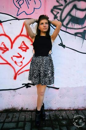 MODELLA PETITE