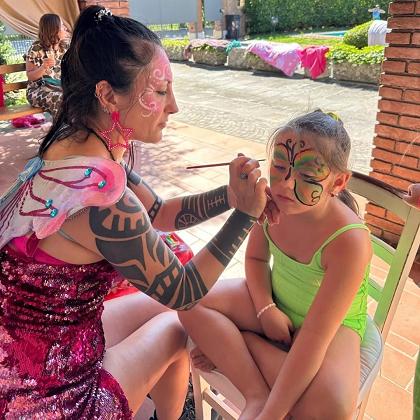 L' ANIMATRICE GIOCHERELLONA