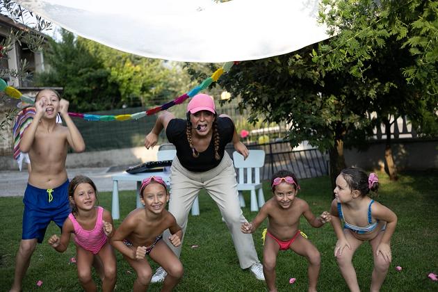 L' ANIMATRICE GIOCHERELLONA