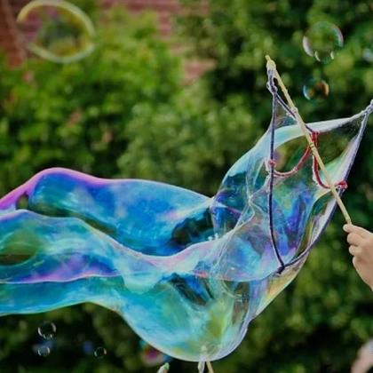 L' ANIMATRICE GIOCHERELLONA