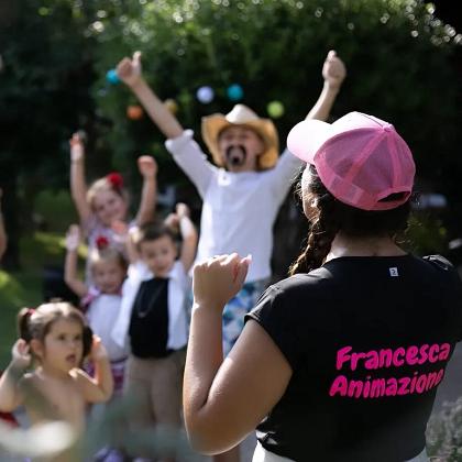 L' ANIMATRICE GIOCHERELLONA