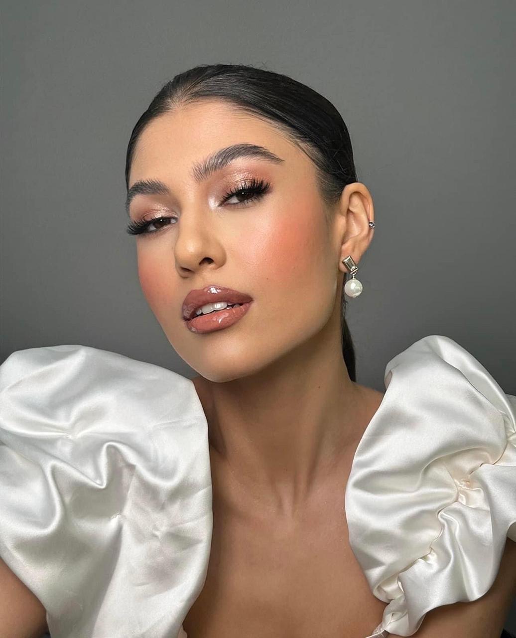 Andreea make-up artist