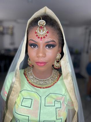 Daniela make up artist 