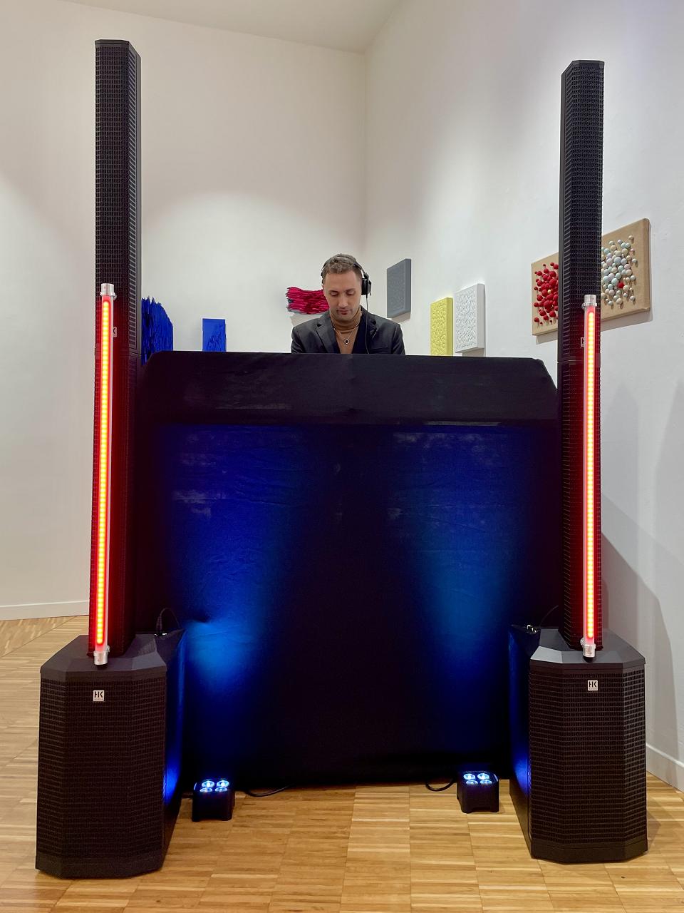 Koin Lab Studios (DJ, Service Audio e Luci per Eventi Aziendali, Feste Private, Matrimonio, Compleanni a Pavia, Milano, Monza, Como, Lugano e Nord Italia)