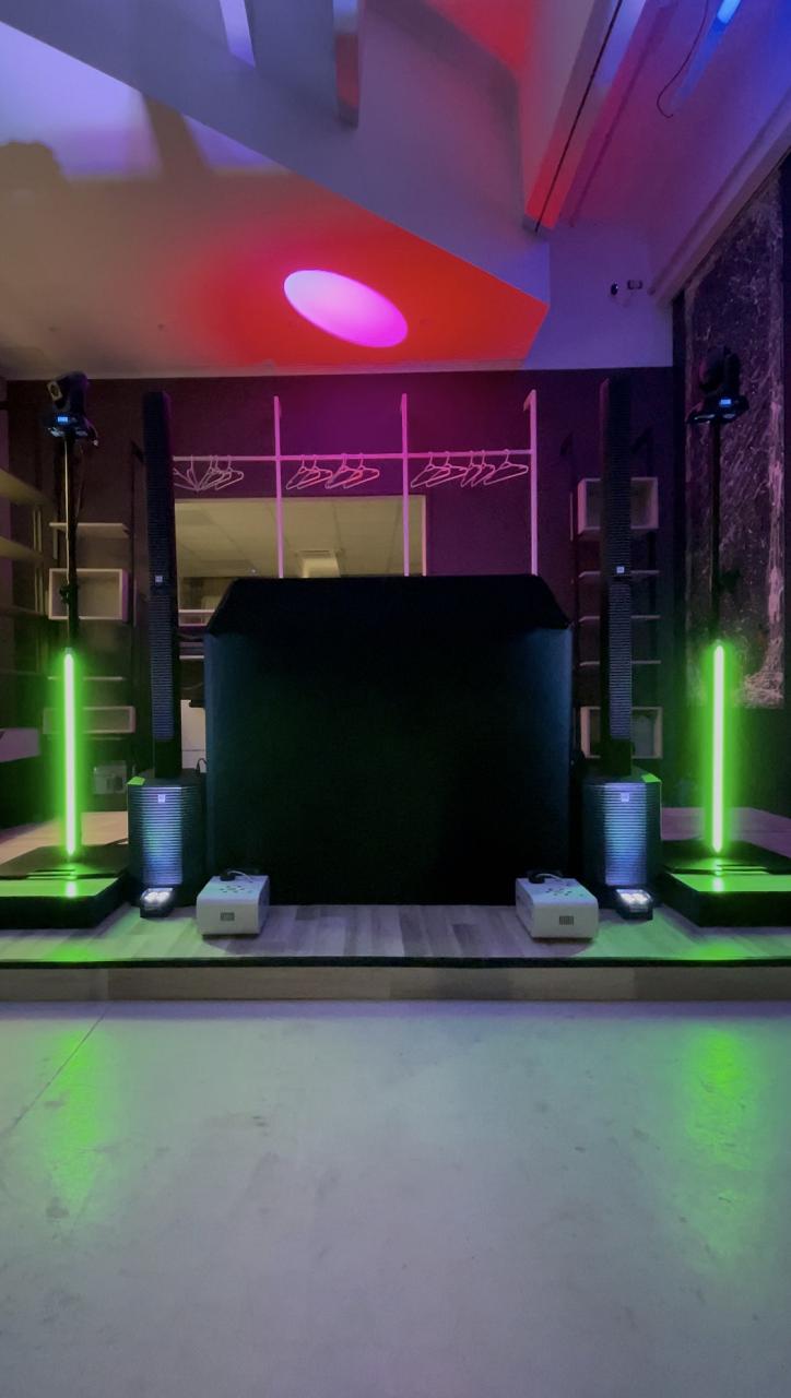 Koin Lab Studios (DJ, Service Audio e Luci per Eventi Aziendali, Feste Private, Matrimonio, Compleanni a Pavia, Milano, Monza, Como, Lugano e Nord Italia)