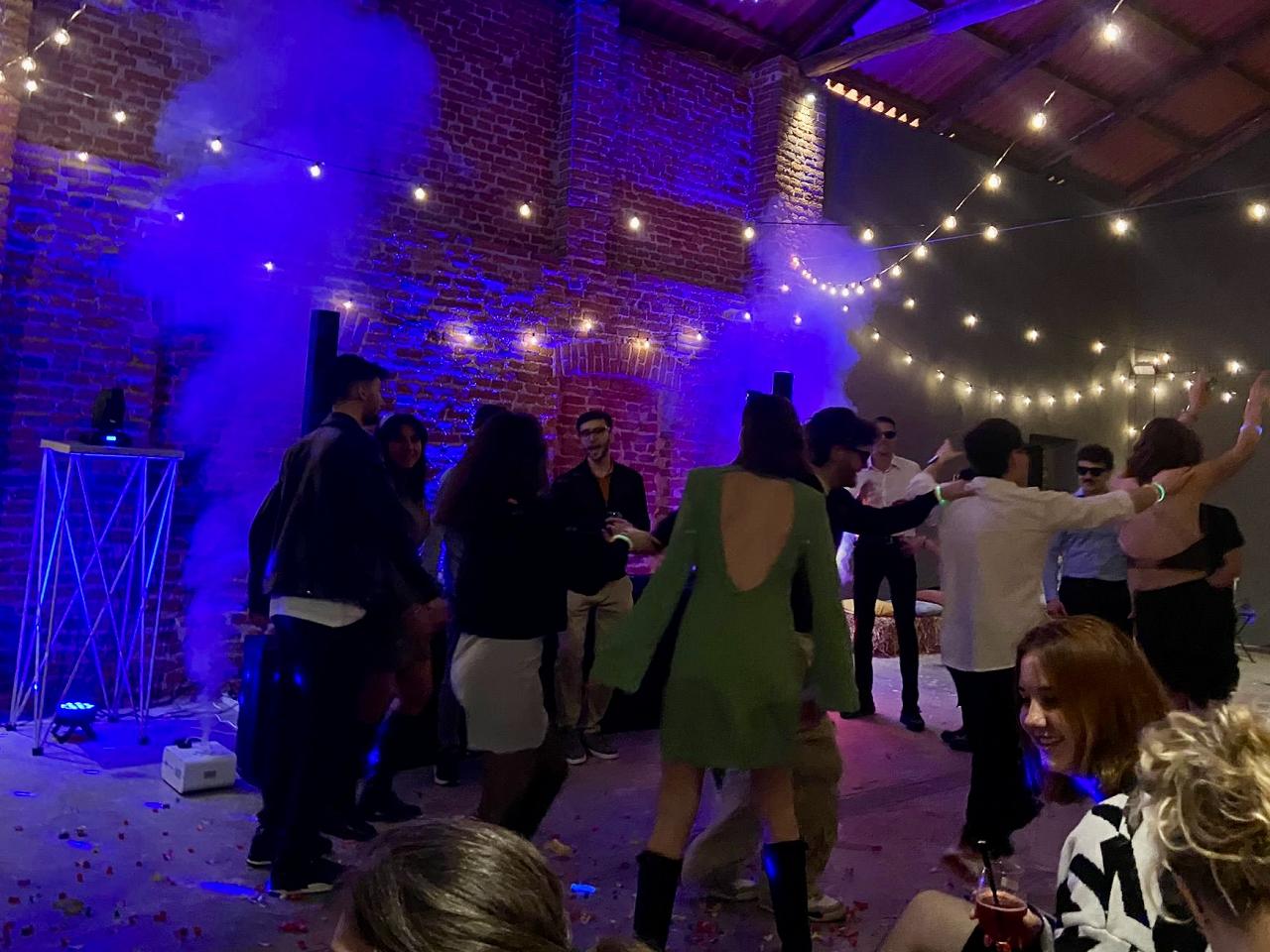 Koin Lab Studios (DJ, Service Audio e Luci per Eventi Aziendali, Feste Private, Matrimonio, Compleanni a Pavia, Milano, Monza, Como, Lugano e Nord Italia)