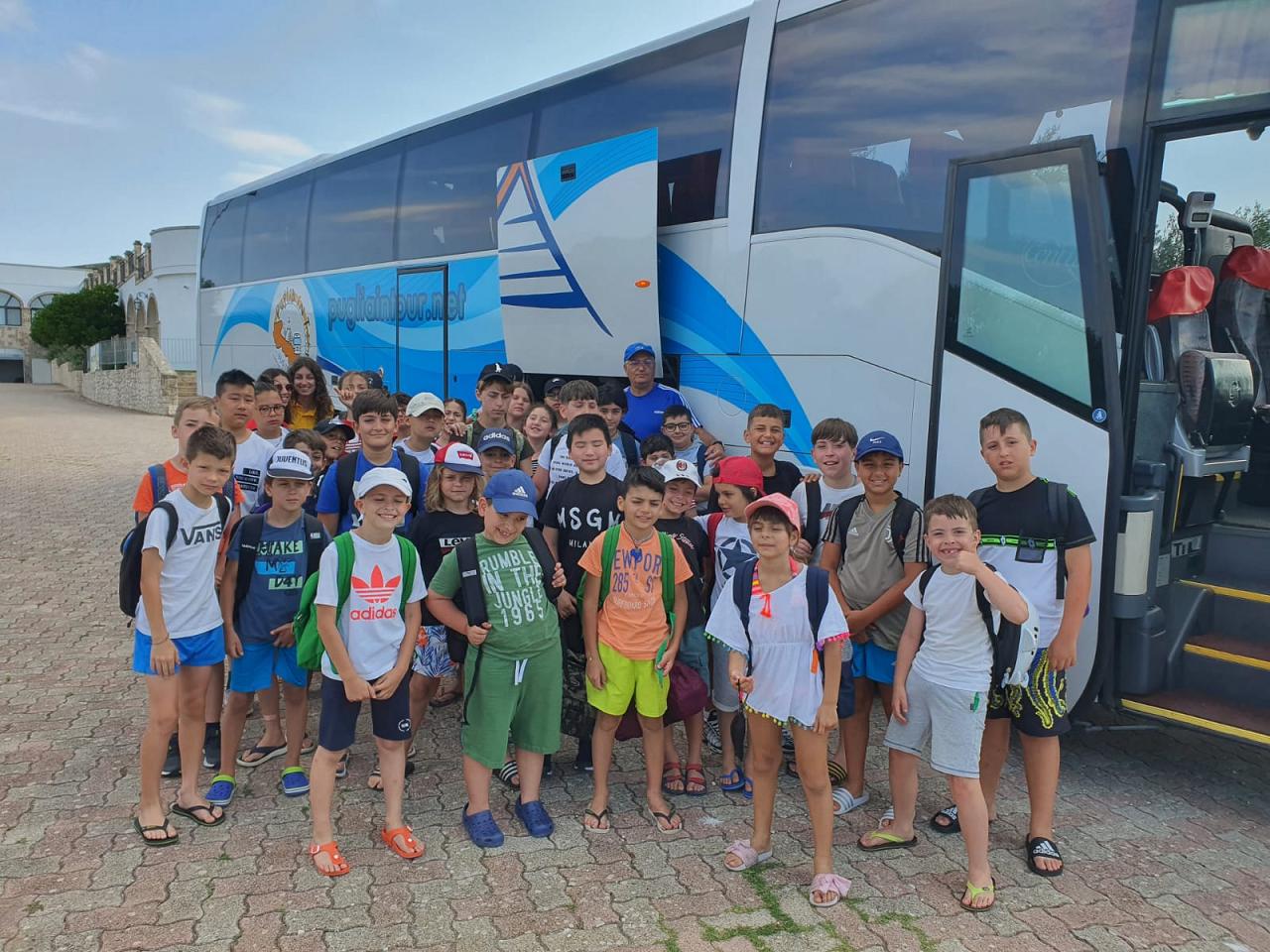 Master Service S.r.l | noleggio bus e attrezzature | organizzazione di eventi e logistica