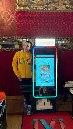 LvL Photo booth & selfie mirror
