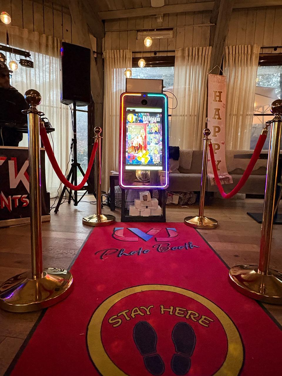 LvL Photo booth & selfie mirror