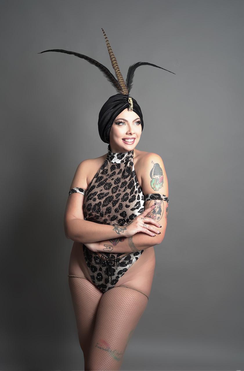Sheena TheWildThing Burlesque Performer