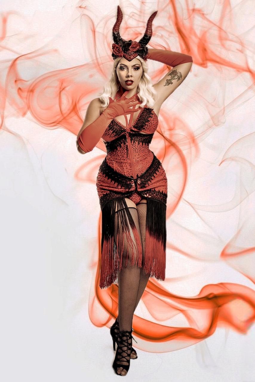 Sheena TheWildThing Burlesque Performer