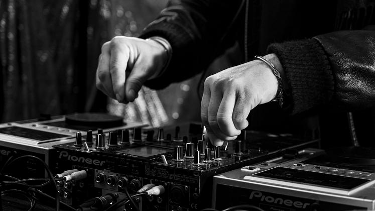 Valentino Apicella dj