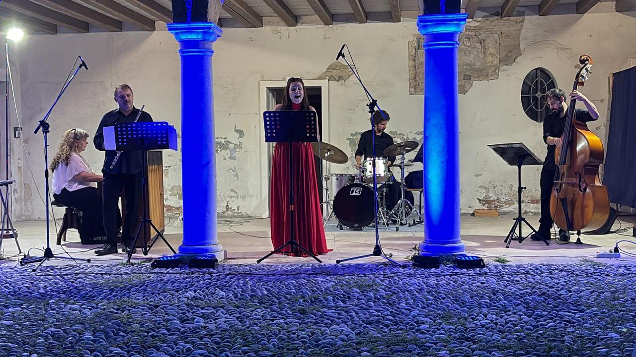 Valentina GiaconiaSoprano