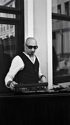 LiveVibes - Exlusive Music Entertainment - Voice & DJ