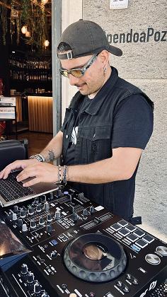 NICOLAS VARRIALE DJ