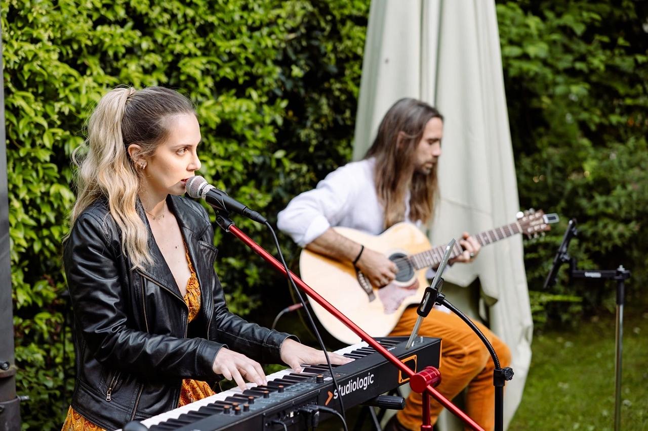 Eternal Flame Live music & Dj set