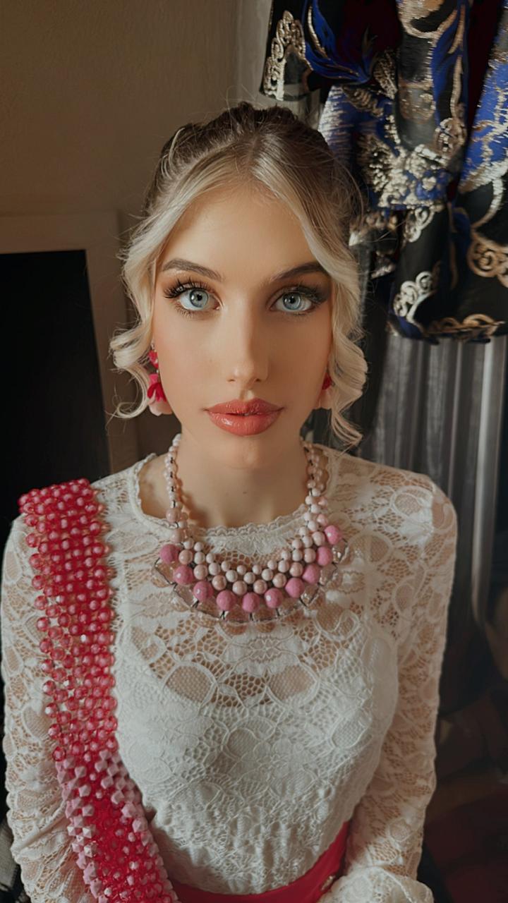 Erieta Meta Make up Artist BCM