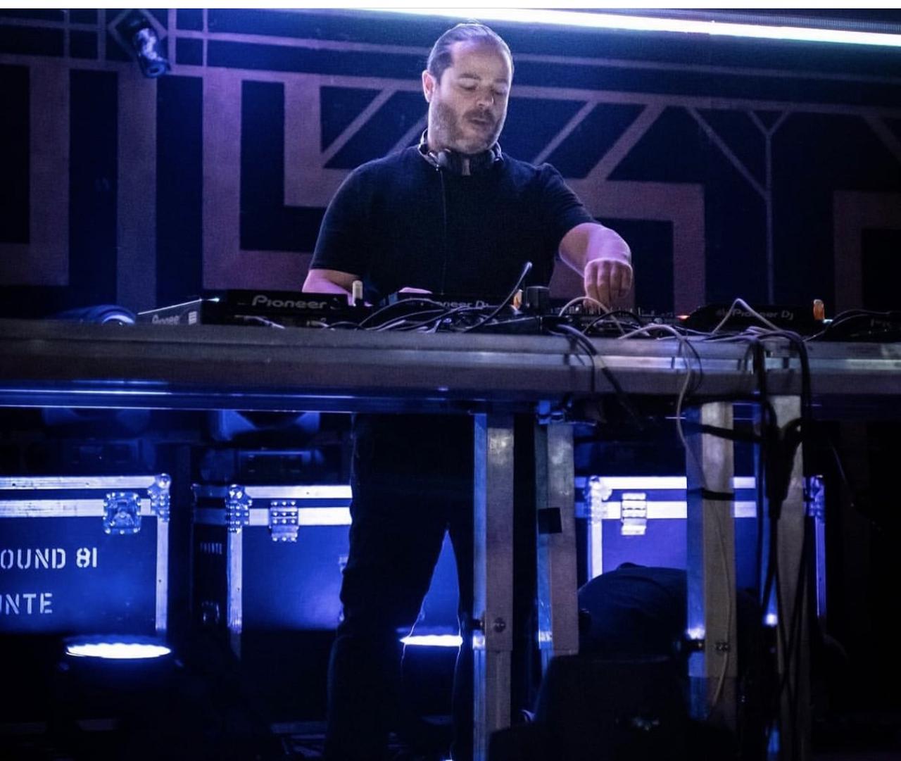 ROBERT BLUES DJ SHOW 