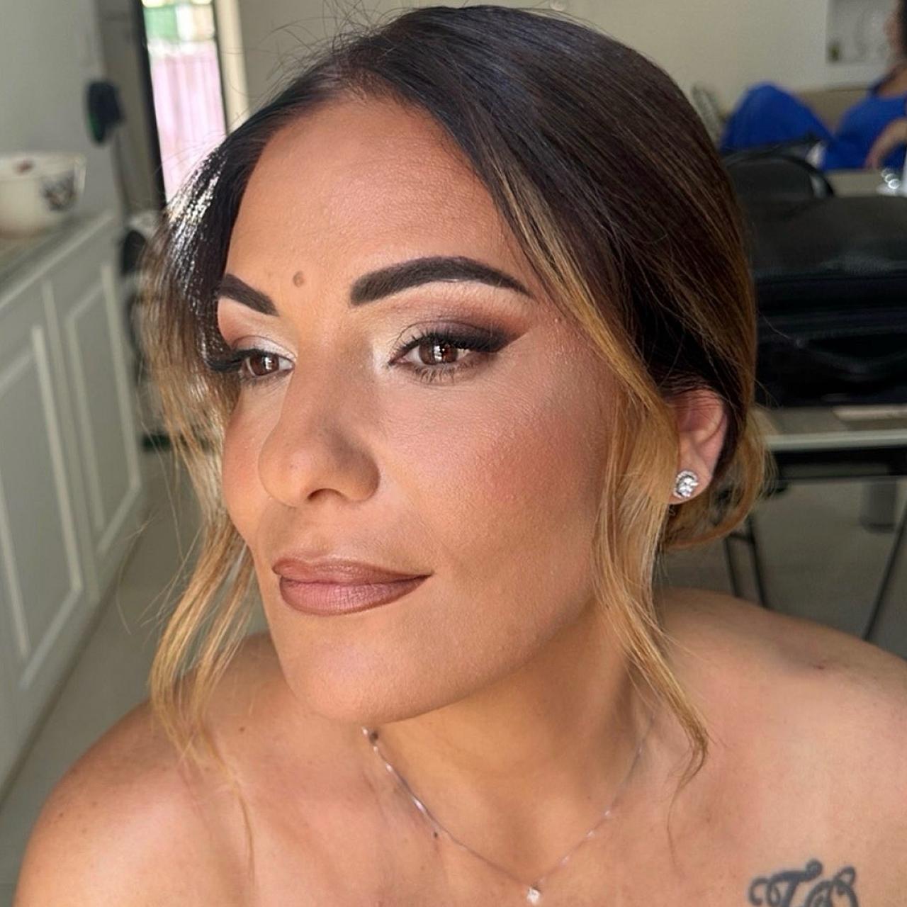 Antonella make up artist