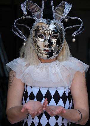 𝑩𝑨𝑫 𝑹𝑶𝑴𝑨𝑵𝑪𝑬 "Lᴀᴅʏ Gᴀɢᴀ Sʜᴏᴡ"