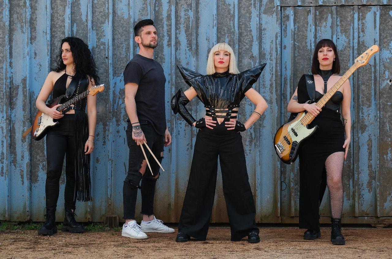 𝑩𝑨𝑫 𝑹𝑶𝑴𝑨𝑵𝑪𝑬 "Lᴀᴅʏ Gᴀɢᴀ Sʜᴏᴡ"