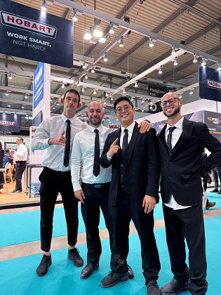 Barman Acrobatico by Flair Flow