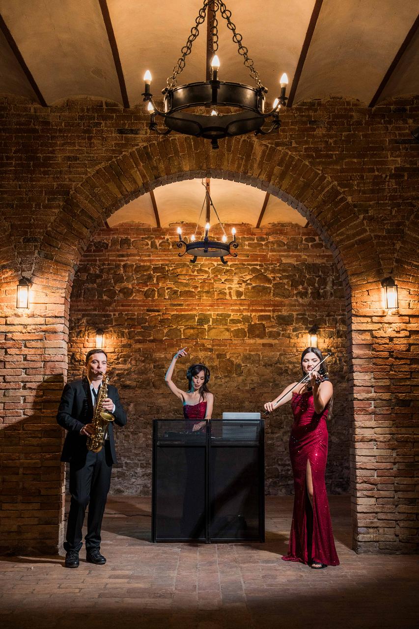 Voice of Waves - Live Music & DJ set