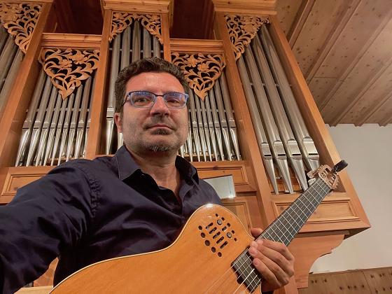 Show Latino live! + Omaggio a Whitney Houston e Giorgia - anni 80-90 