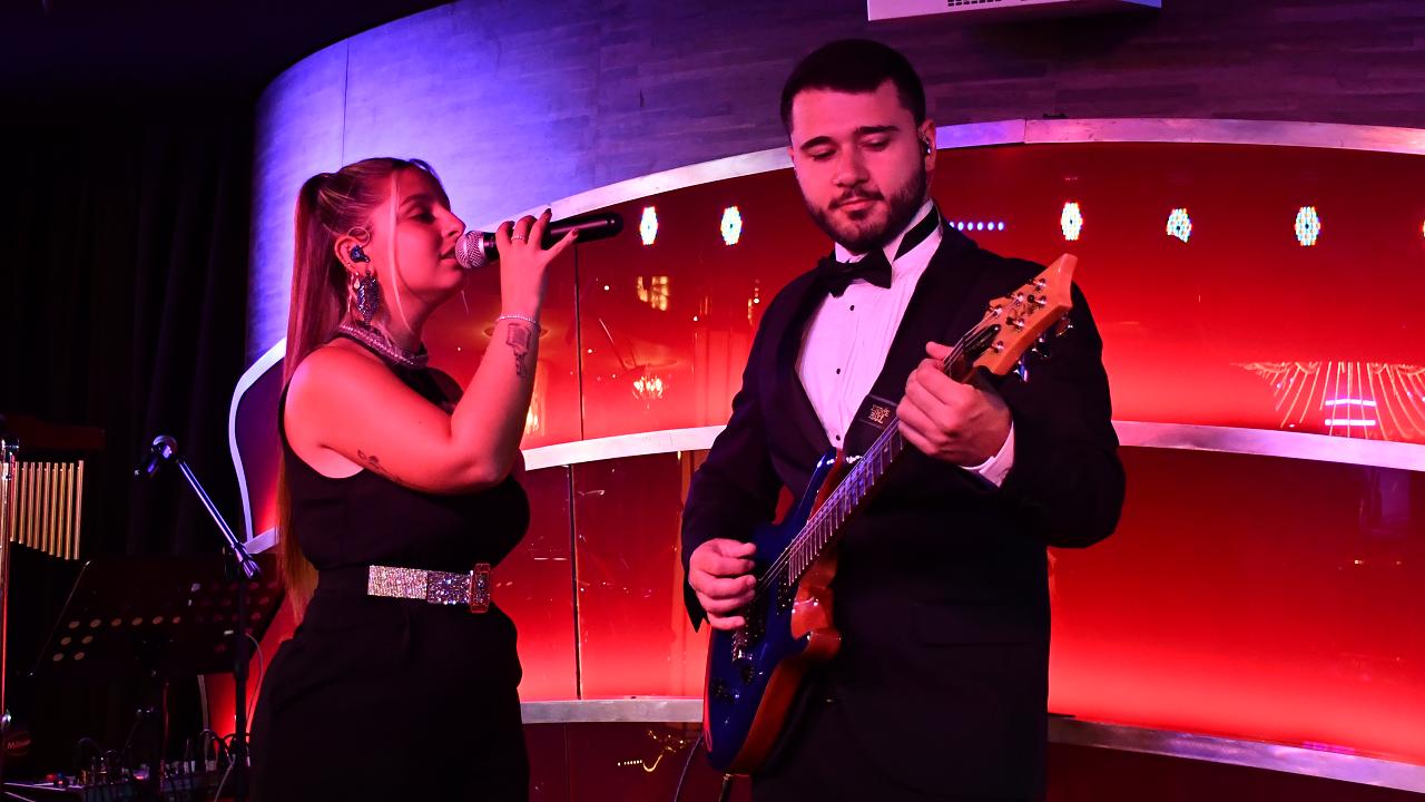 EYELIGHTS PARTY BAND