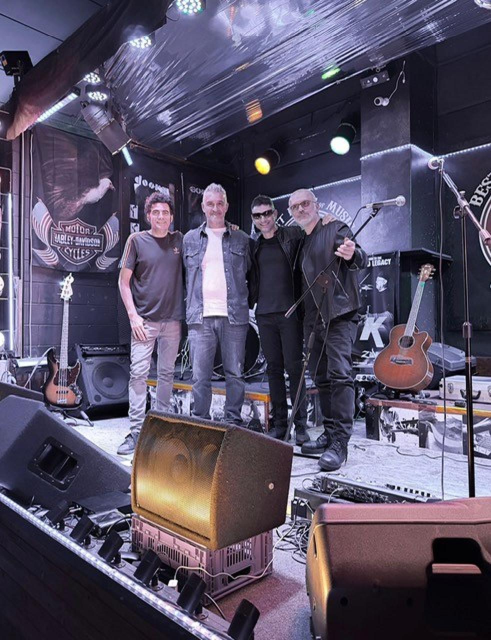 U2 Tribute Band  Under blood red Sky