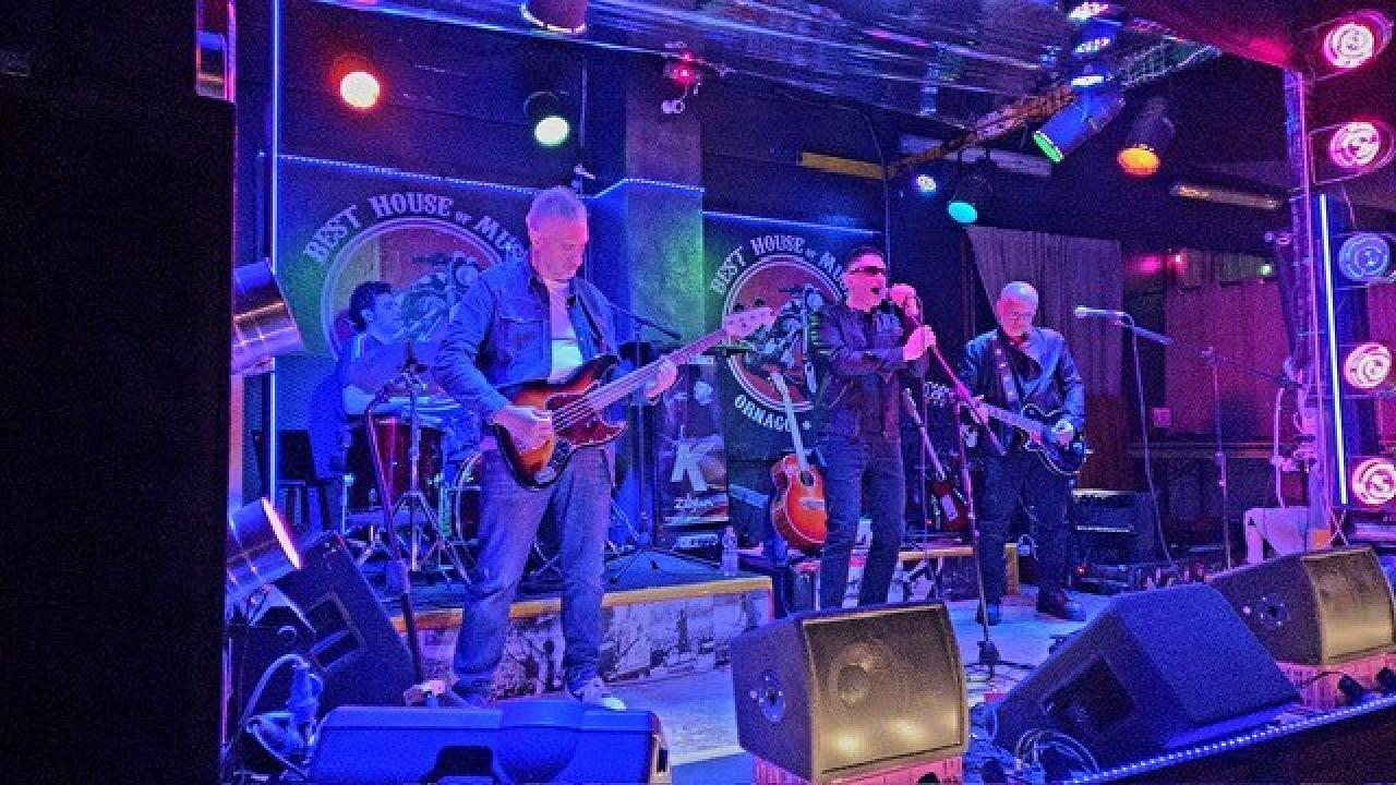 U2 Tribute Band  Under blood red Sky