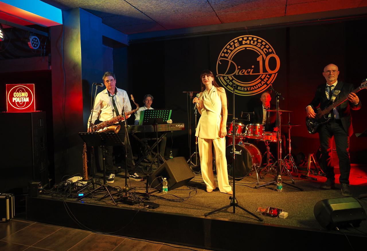 COSMOPOLITAN   Exclusive Smooth Jazz  &  Lounge