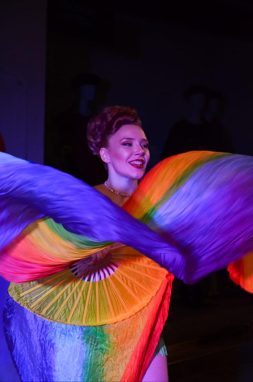 Miss Spicy Ginger - Burlesque Performer