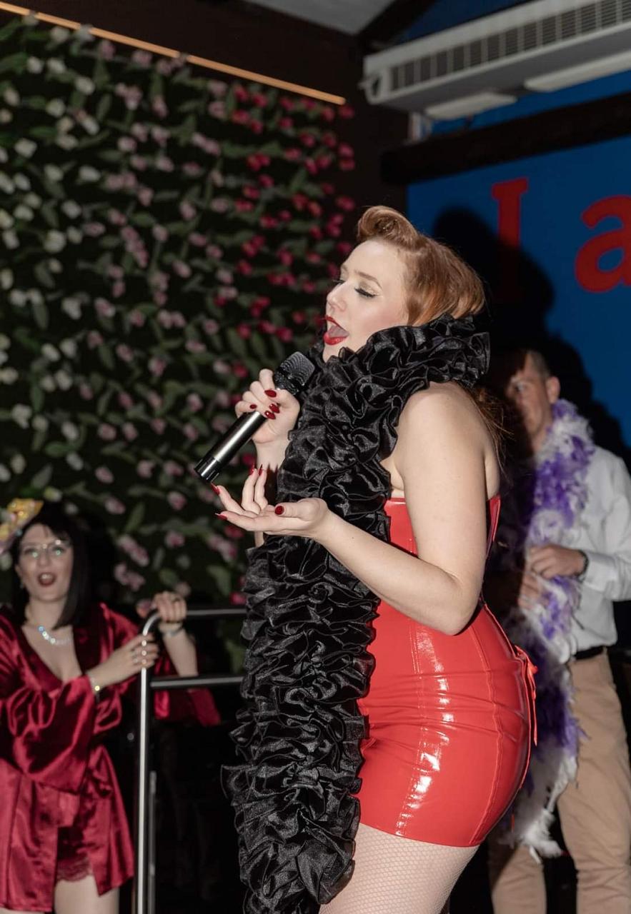 Miss Spicy Ginger - Burlesque Performer