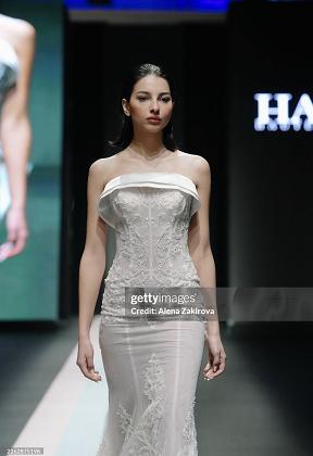 Asia Lazzoi Mua