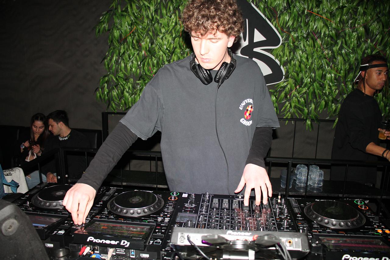 Mattia Morbioli - DJ per eventi e feste private