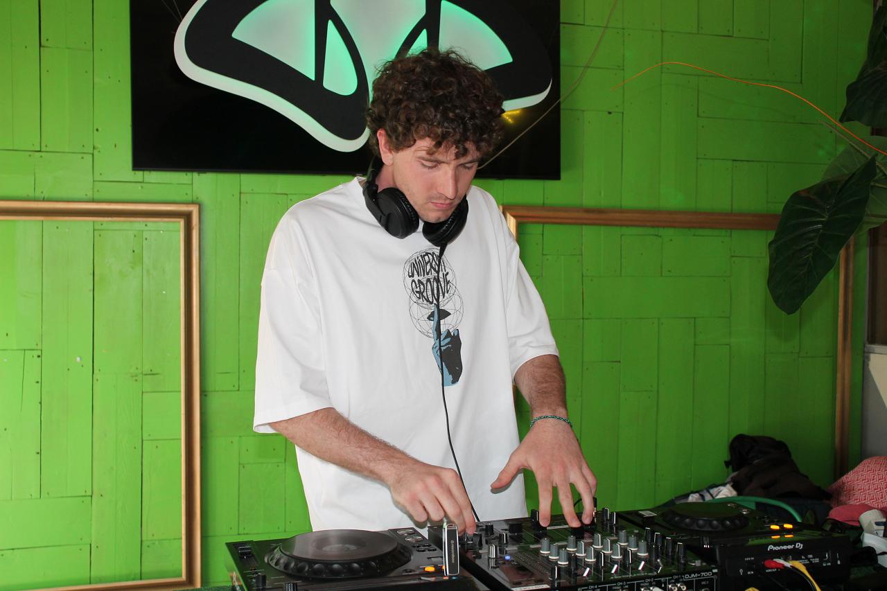 Mattia Morbioli - DJ per eventi e feste private