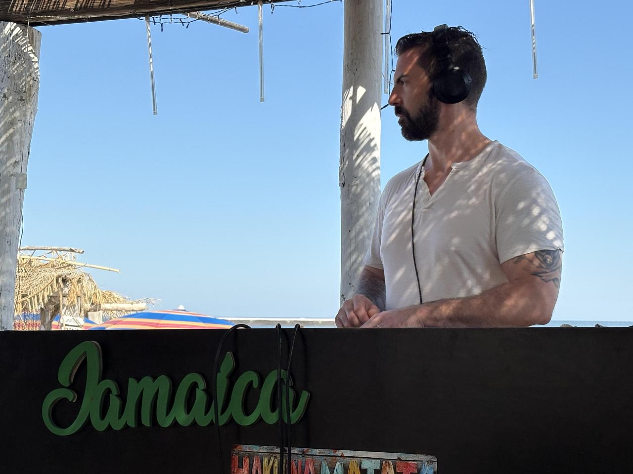 Jonathan  Dj
