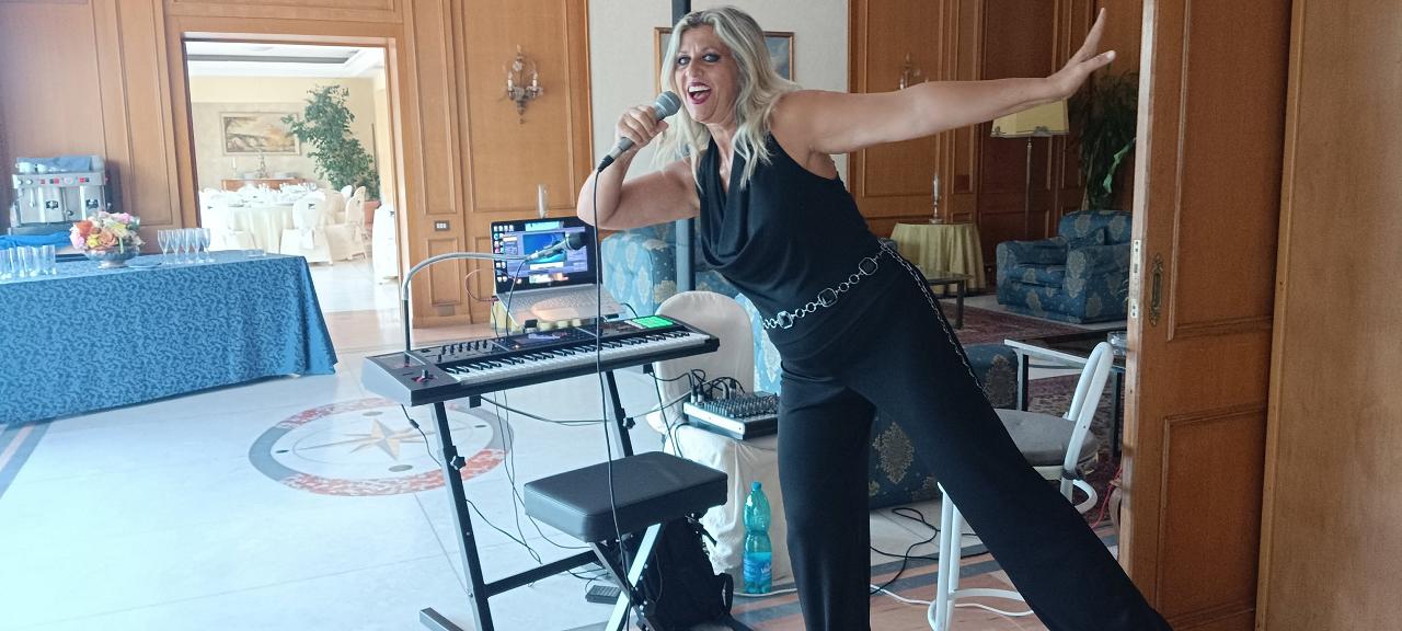 Pianobar, Karaoke, Danza del Ventre
