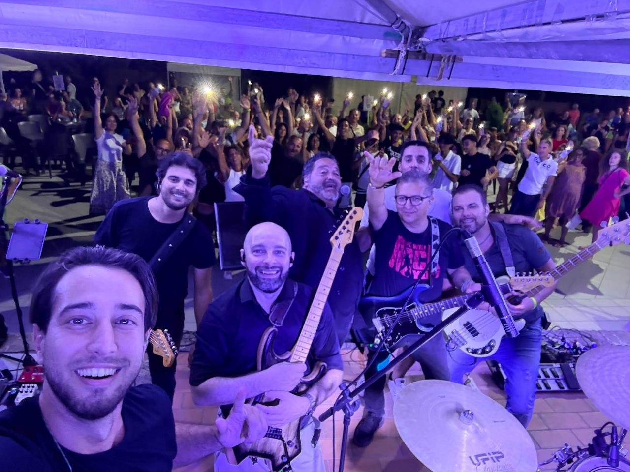 SIAMO CHI SIAMO 