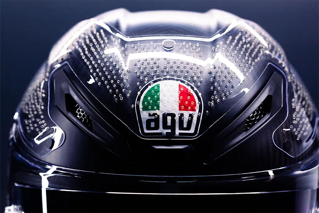 AGV presents the Pista GP R3 5 Agv Presents The Pista Gp R3