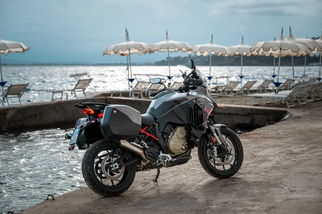 Ducati Multistrada V4 S Grand Tour: Full-Optional Travel