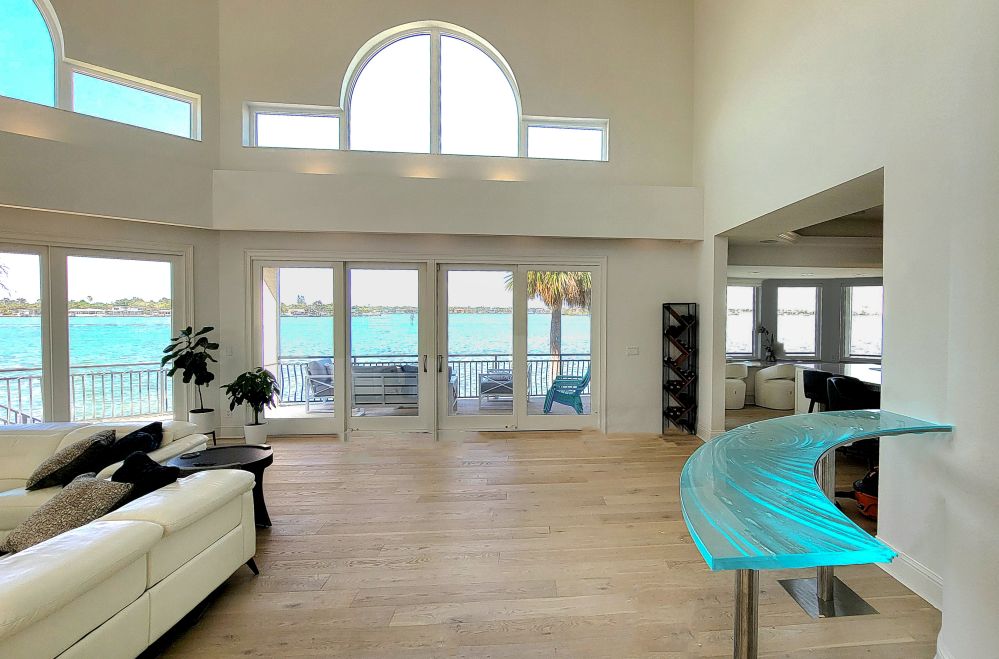 Floating glass bar top