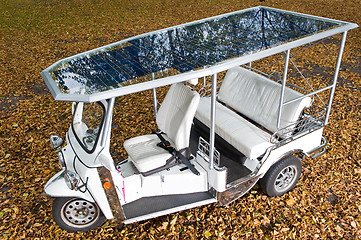 Image showing Solar panels on the roof of a tuc tuc