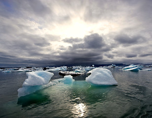 Image showing Turbulent sunset over Jokulsarlon Glacier Lake