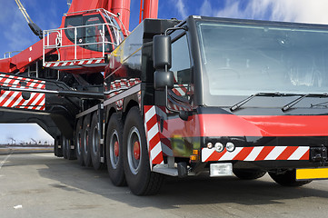 Image showing Huge Mobile crane