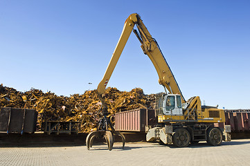 Image showing Scrap Heap Crane